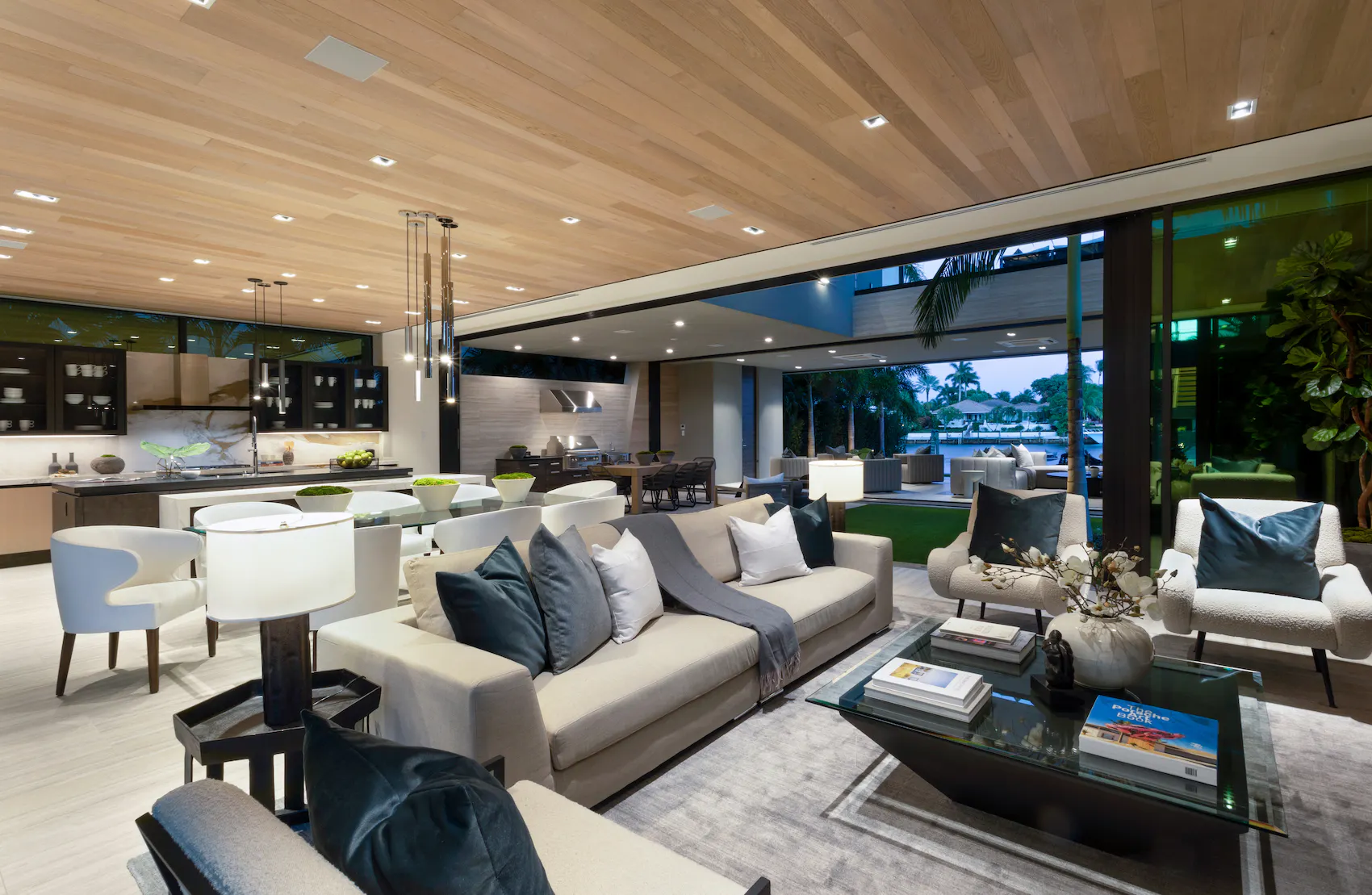 eridith-Baer-Home-Home-Staging-Florida-Modern-Intracoastal-Estate-Luxury-Homes-Modern-and-Contemporary-Living-Room